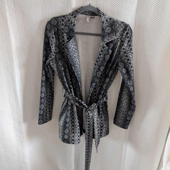 H&M Snakeprint Jacket with Tie Belt Pockets Grey Blazer Size Small Animal print - Picture 5 of 12